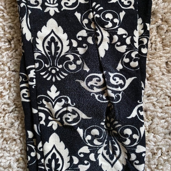 Lularoe OS leggings - Picture 2 of 2